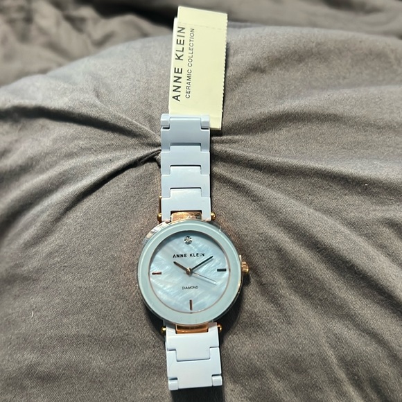 Women’s Anne Klein Watch - Picture 1 of 8